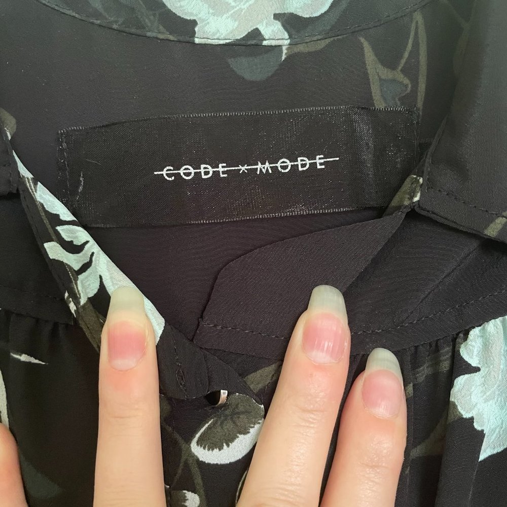 Code x Mode Butterfly Blouse - Picture 3 of 7